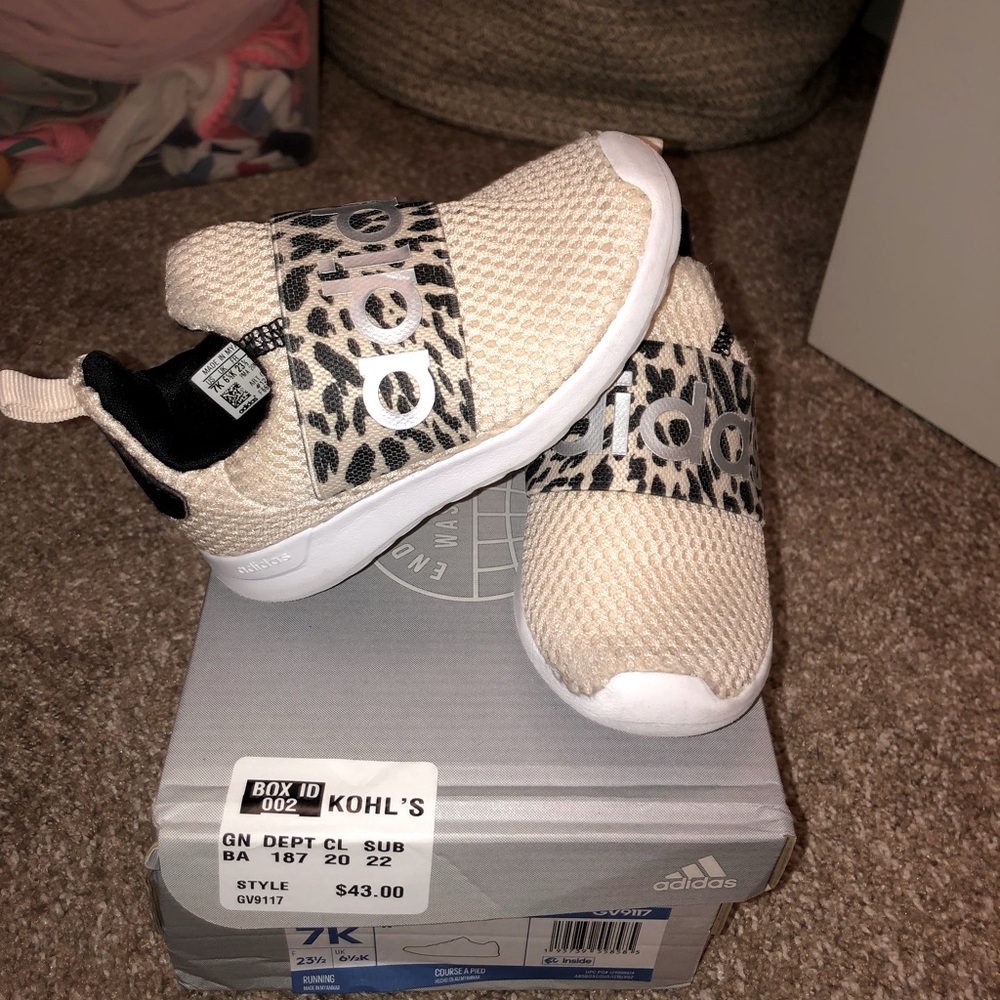 Adidas Leopard 7K/T sneakers